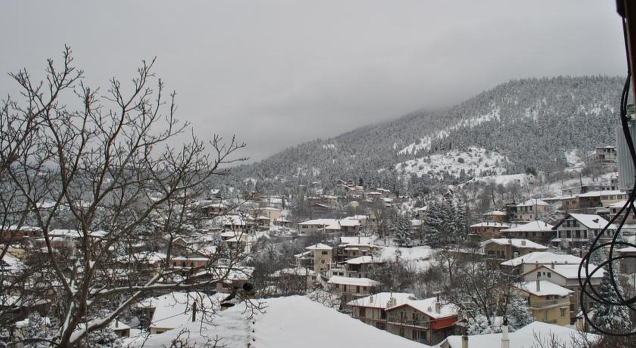 To Balkoni Tis Agorianis Hotel Eptalofos Luaran gambar